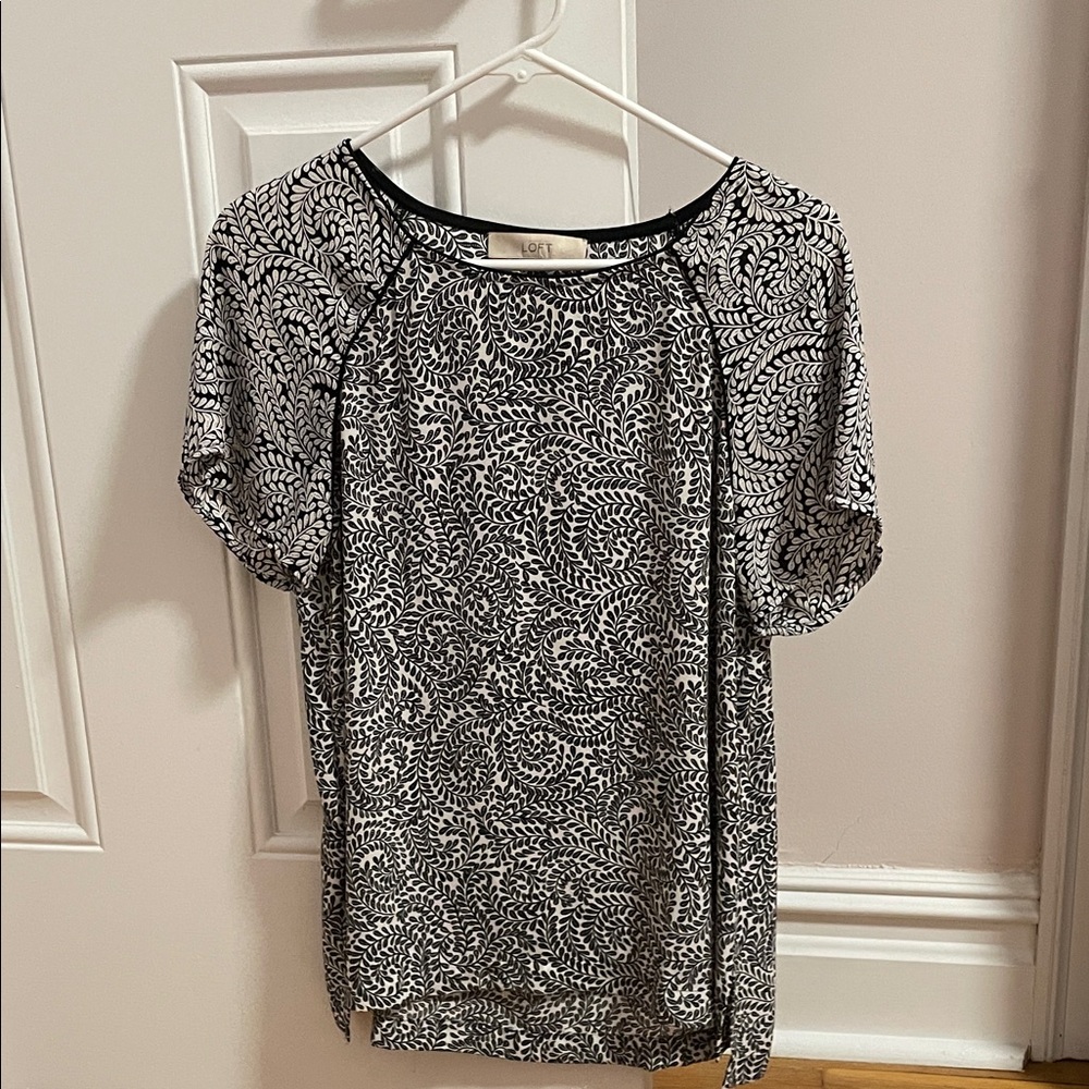 LOFT Monochrome Leaf Print Blouse